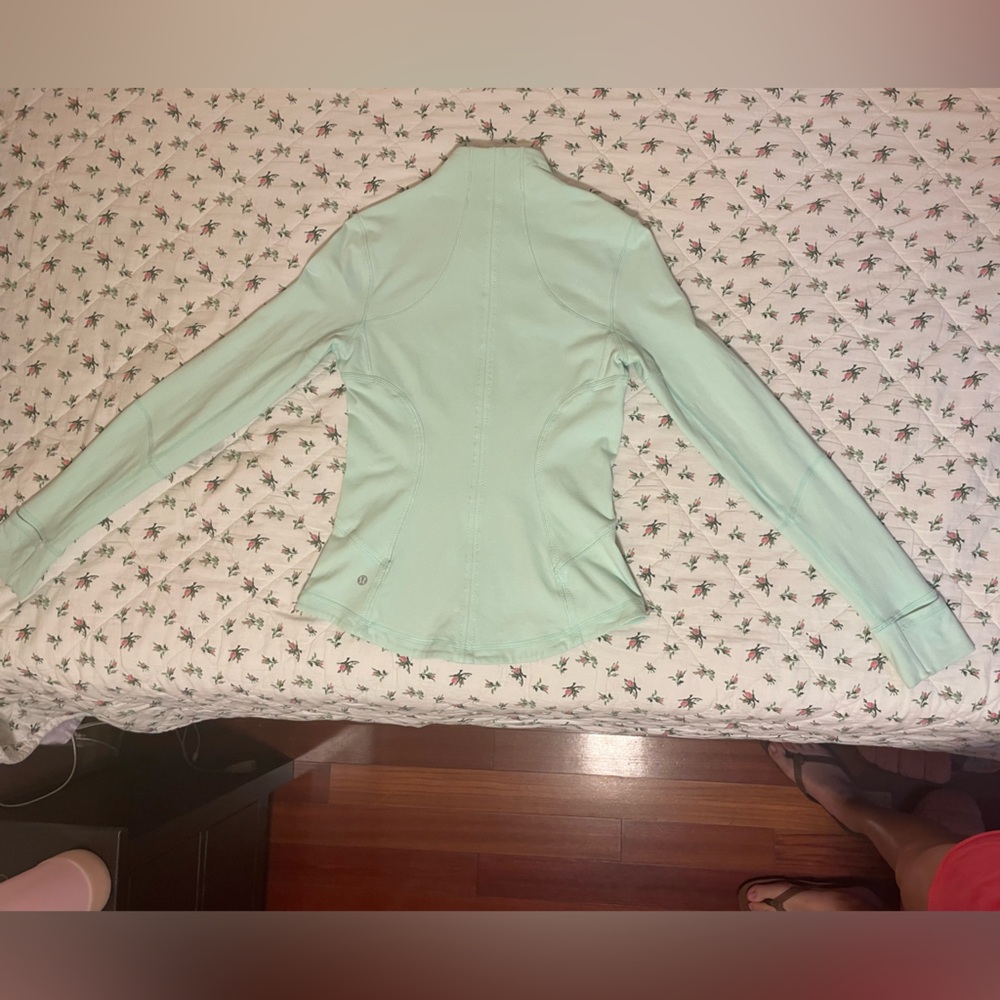 Lululemon Forme Jacket with Cuffins in Fresh Teal - Picture 6 of 8